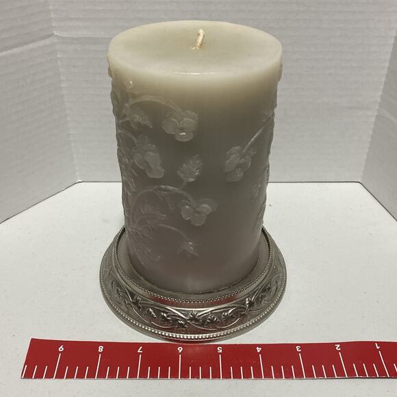 4lb Embossed Gray Candle with Attached Silvertone Base - Picture 12 of 13